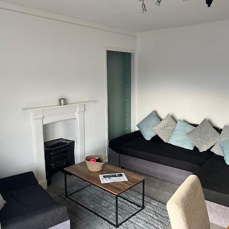 Topzy-Turvy - 1 Bedroom Apartment 斯旺西 外观 照片