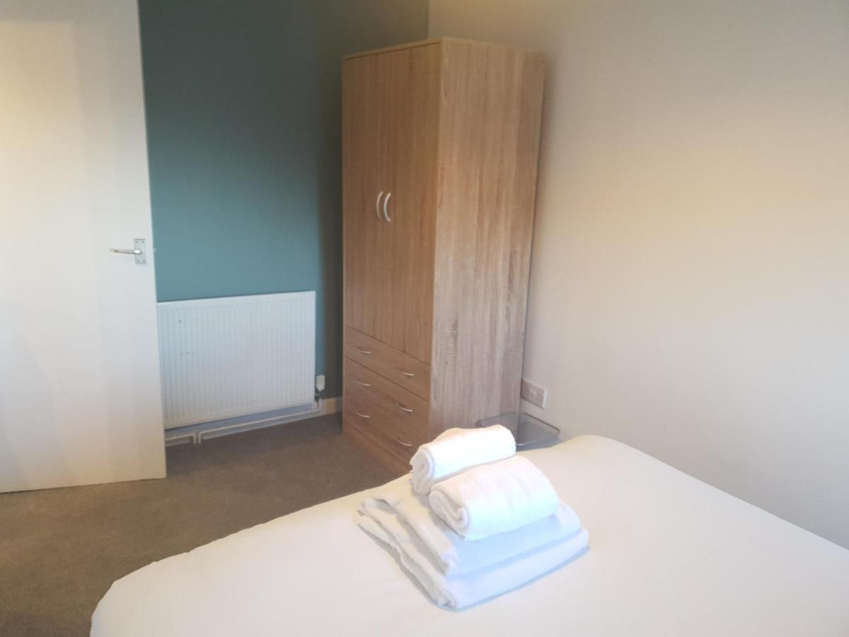 Topzy-Turvy - 1 Bedroom Apartment 斯旺西 外观 照片